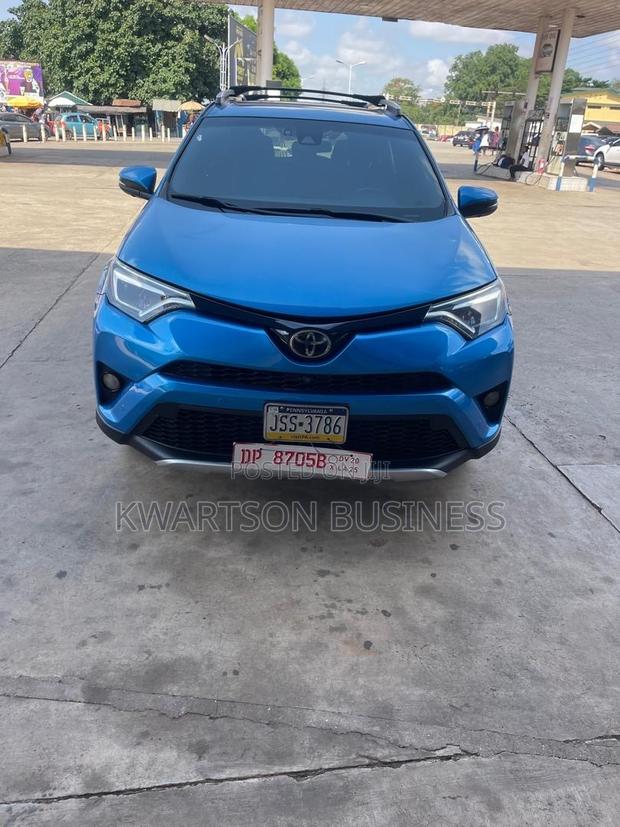 Toyota RAV4 Limited 4dr SUV AWD (2.5L 4cyl 6A) 2018 Blue