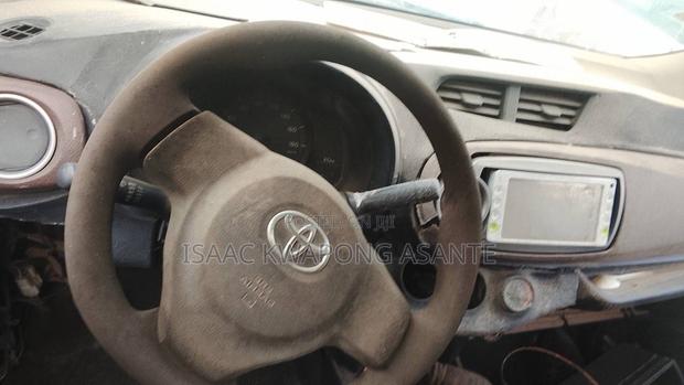 Toyota Vitz 1.3 AWD 5dr 2012 Silver