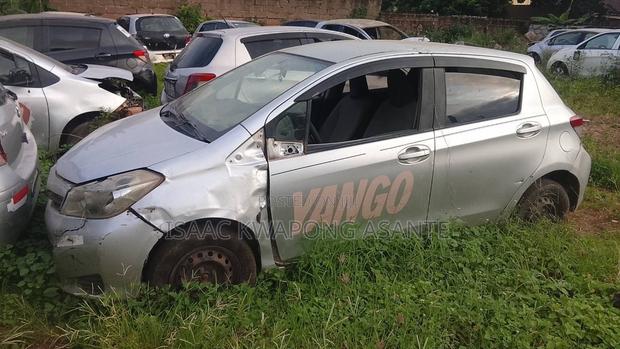 Toyota Vitz 1.3 AWD 5dr 2012 Silver