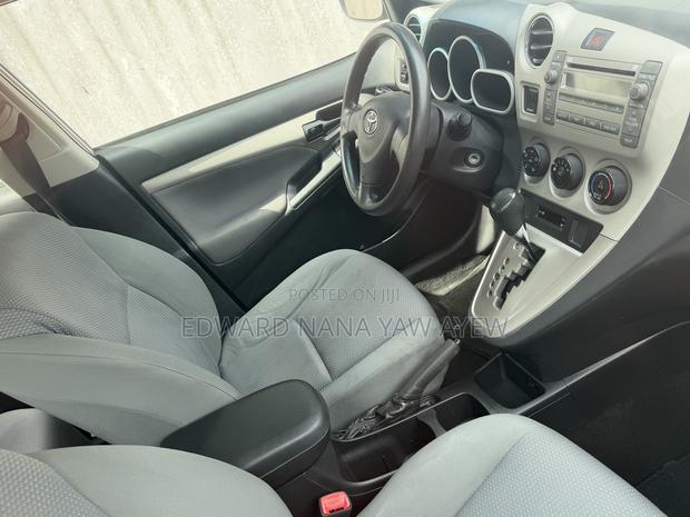 Pontiac Vibe 2010 Silver