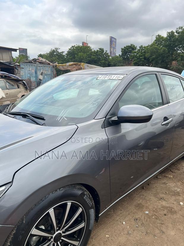 Nissan Sentra SV 2024 Gray