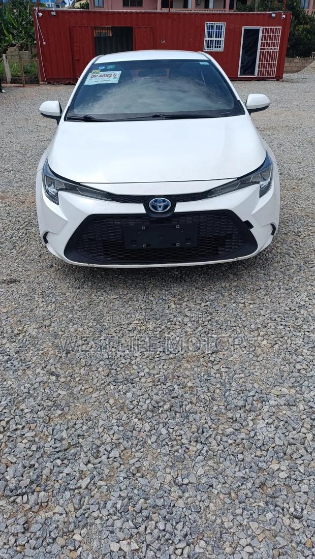Toyota Levin Hybrid Luxury 2022 White