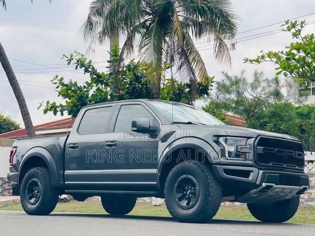 Ford F-150 Raptor 4x4 SuperCab Styleside 5.5 ft. box 133 in. WB 2019 Black