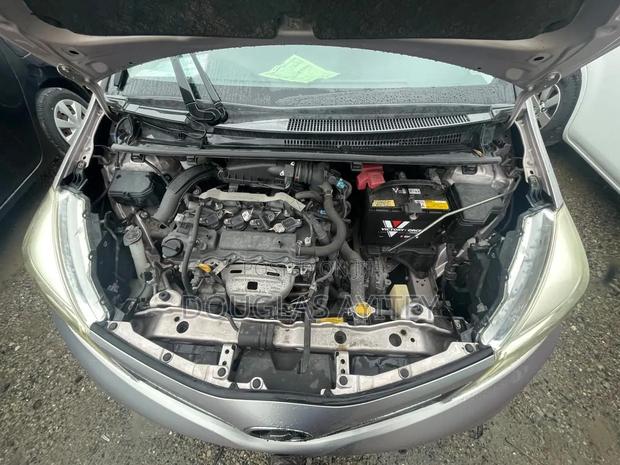 Toyota Vitz 2012 Gray