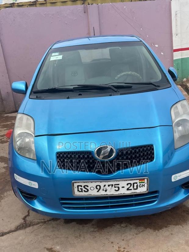 Toyota Vitz 1.3 AWD 3dr 2010 Blue