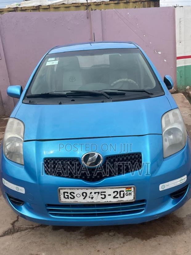 Toyota Vitz 1.3 AWD 3dr 2010 Blue