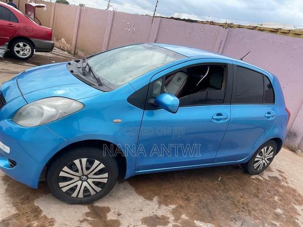 Toyota Vitz 1.3 AWD 3dr 2010 Blue