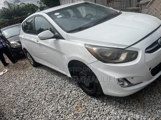 Hyundai Elantra 2012 White