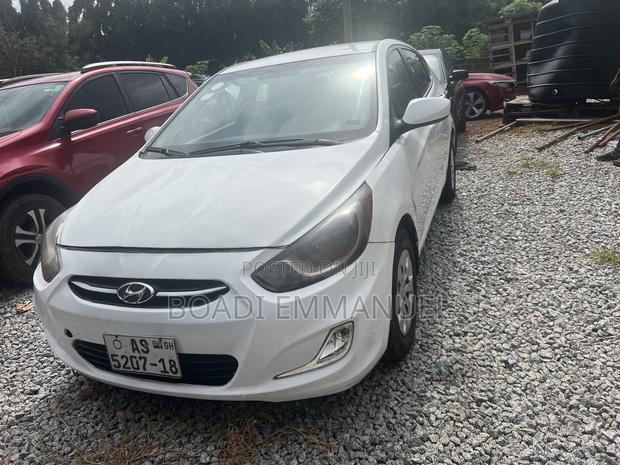 Hyundai Elantra 2012 White