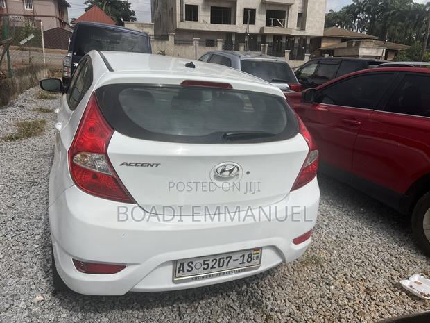 Hyundai Elantra 2012 White