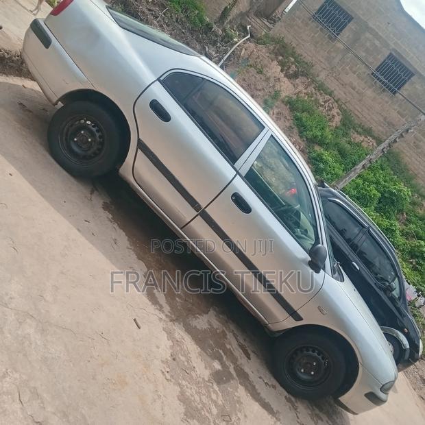 Mitsubishi Carisma 2005 Gray