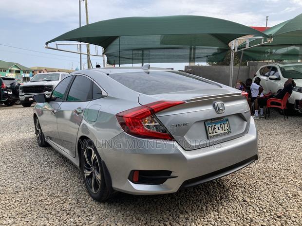Honda Civic Touring Sedan 2018 Silver