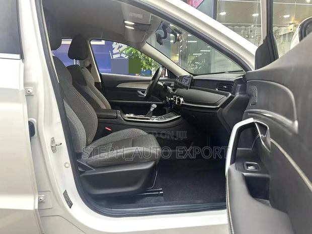 Jetour X70 Plus 2021 White