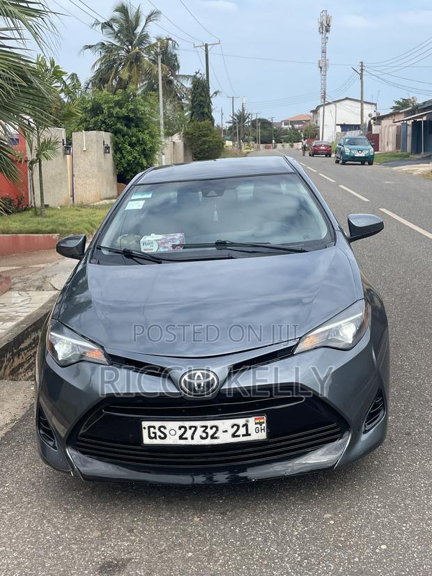 Toyota Corolla LE 4dr Sedan (1.8L 4cyl CVT) 2017 Gray