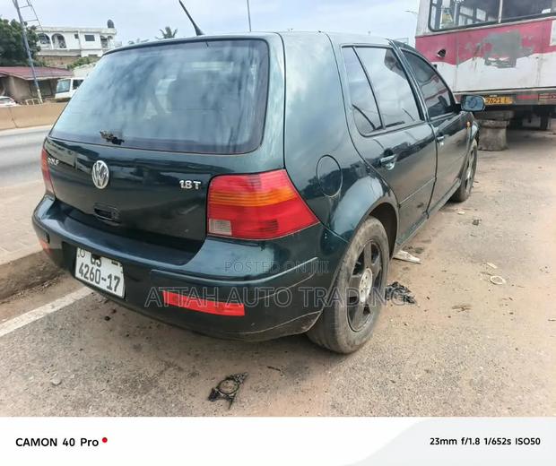 Volkswagen Golf 2010 Green