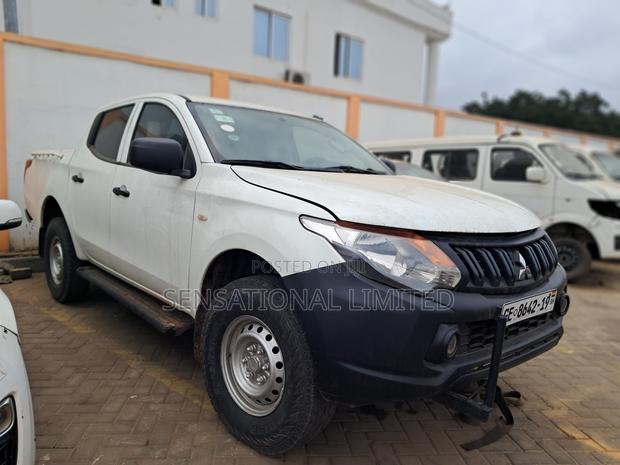 Mitsubishi L200 2017 White
