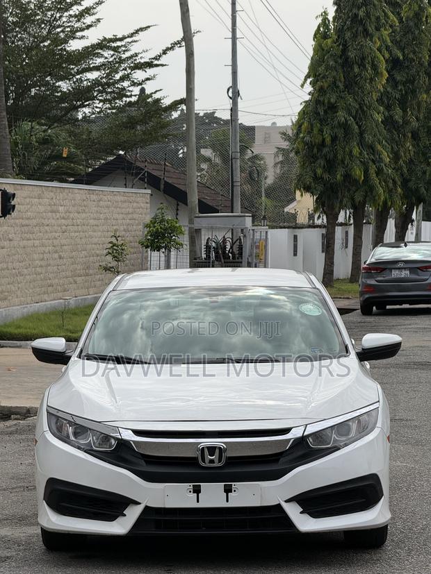 Honda Civic LX 4dr Sedan (2.0L 4cyl) 2017 White