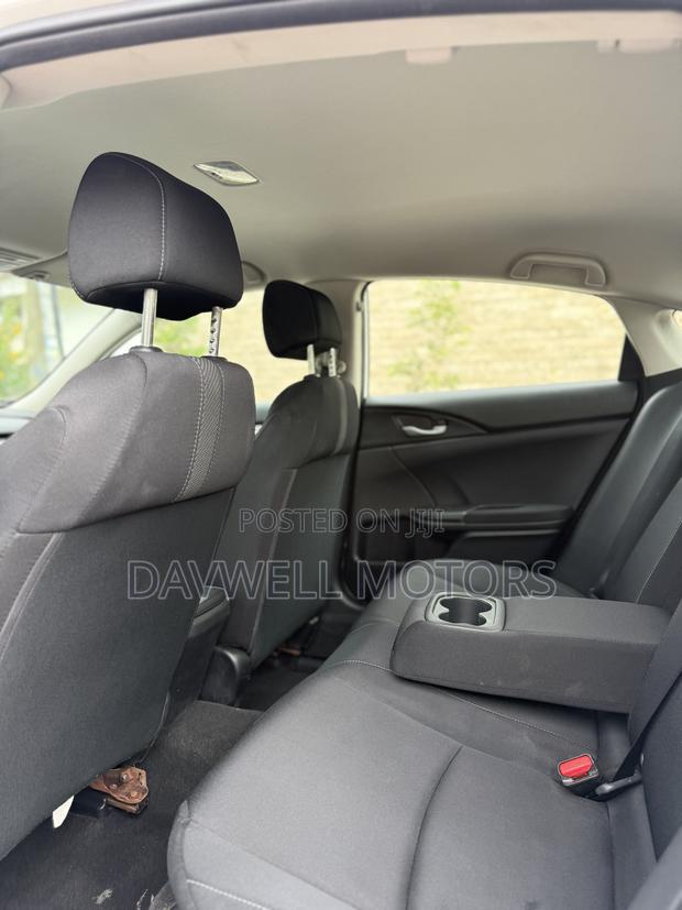 Honda Civic LX 4dr Sedan (2.0L 4cyl) 2017 White