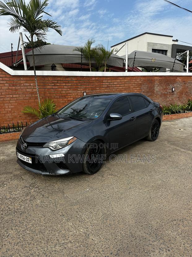 Toyota Corolla LE 4dr Sedan (1.8L 4cyl CVT) 2015 Gray