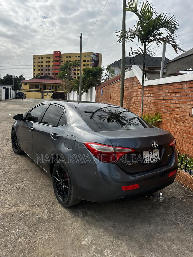 Toyota Corolla LE 4dr Sedan (1.8L 4cyl CVT) 2015 Gray