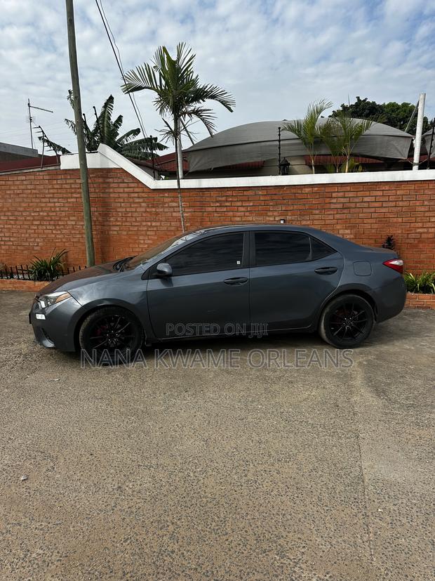 Toyota Corolla LE 4dr Sedan (1.8L 4cyl CVT) 2015 Gray
