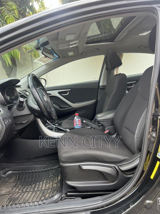 Hyundai Elantra SE Sedan FWD (1.8L 4cyl 6A) 2016 Black