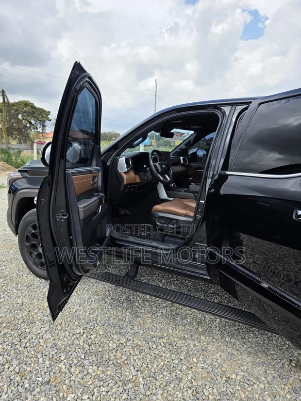 Toyota Tundra 1794 Edition CrewMax 5.5' Bed 2024 Black