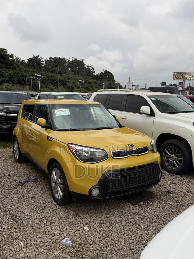 Kia Soul Hatchback 2016 Gold