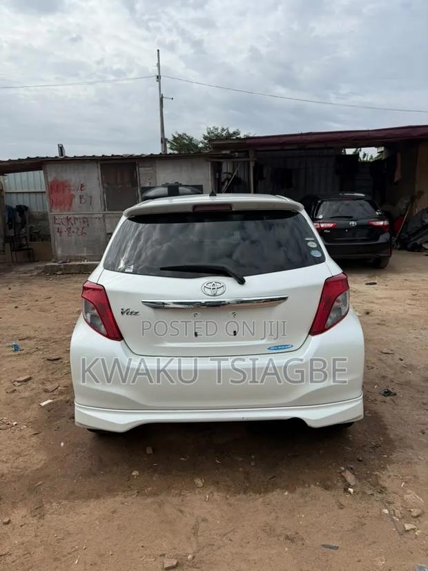 Toyota Vitz 2013 Gray