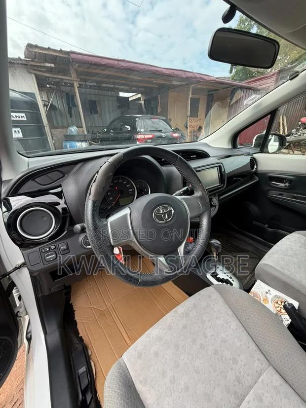 Toyota Vitz 2013 Gray