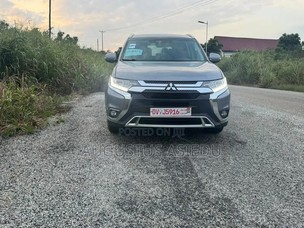 Mitsubishi Outlander 2020 Gray