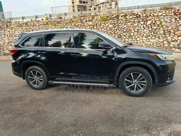 Toyota Highlander XLE 4x2 V6 (3.5L 6cyl 8A) 2018 Black