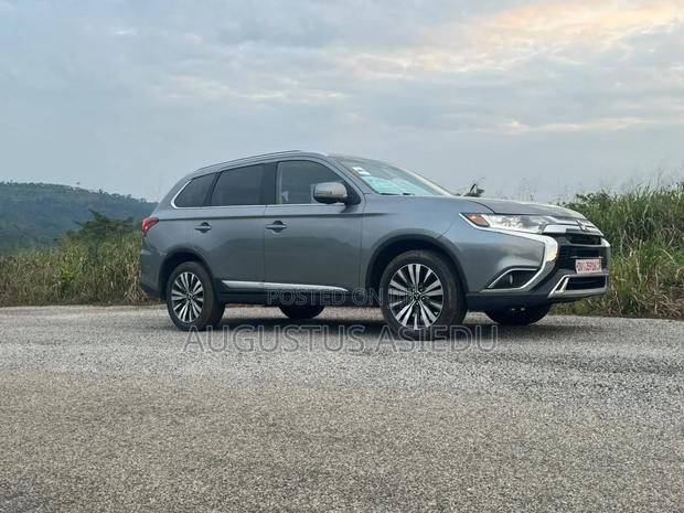 Mitsubishi Outlander 2020 Gray