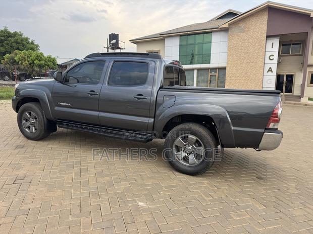 Toyota Tacoma Double Cab 4x4 4.0L V6 5-Speed Automatic 2013 Gray