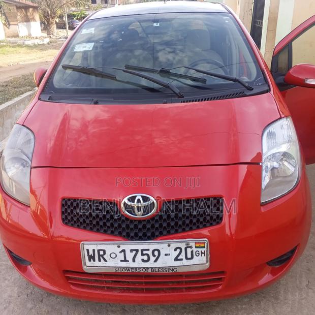 Toyota Vitz 1.3 AWD 5dr 2010 Red