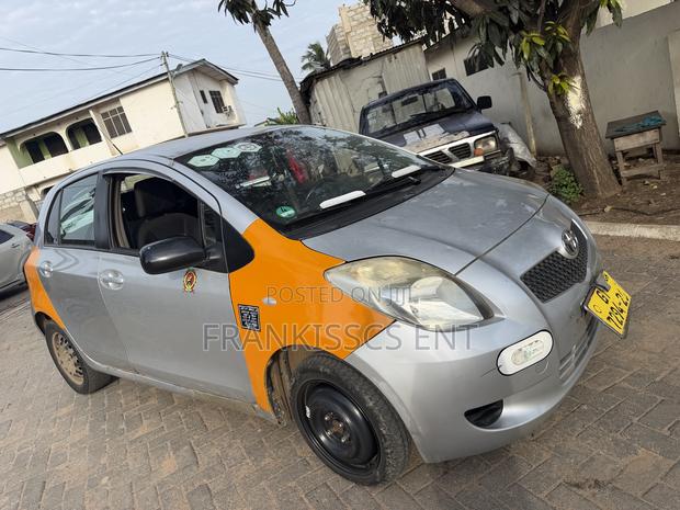 Toyota Yaris 1.3 VVT-i 2007 Gray