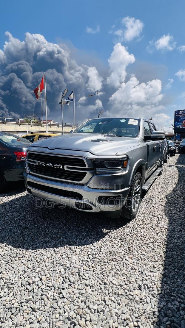 Dodge RAM 1500 5.7 Petrol RWD 2022 Gray