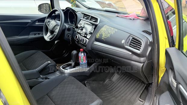 Honda Fit 2015 Yellow