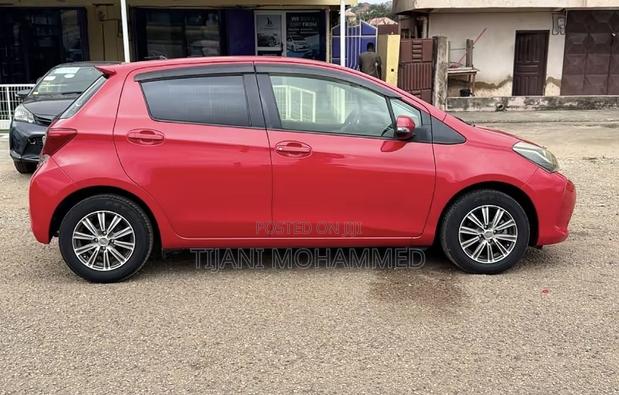 Toyota Vitz 2015 Red