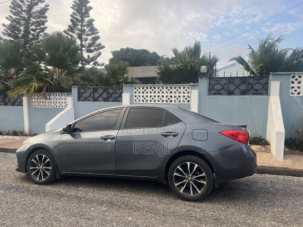 Toyota Corolla 2017 Gray