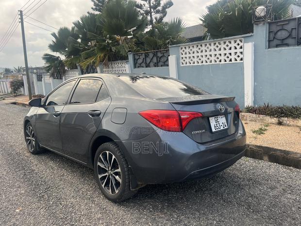 Toyota Corolla 2017 Gray