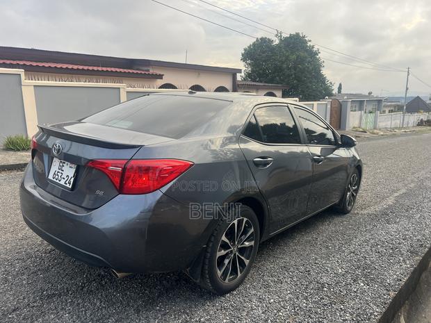 Toyota Corolla 2017 Gray