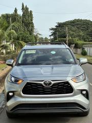 Toyota Highlander XLE AWD 2024 Gray for sale