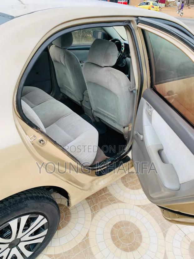 Toyota Corolla 2006 Gold