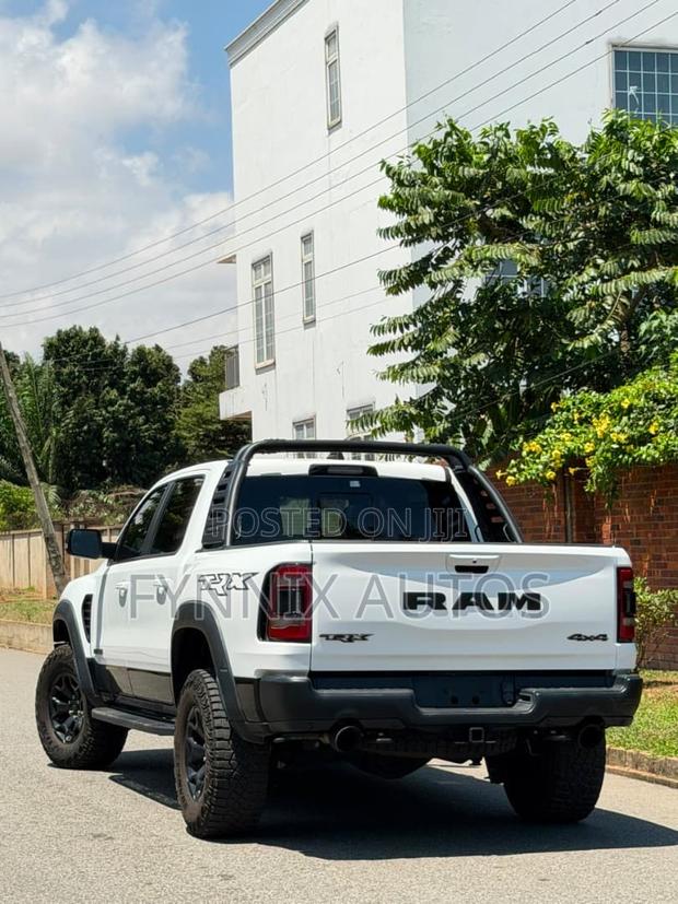 RAM 1500 2022 White
