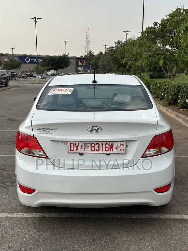 Hyundai Accent SE Sedan 2017 White