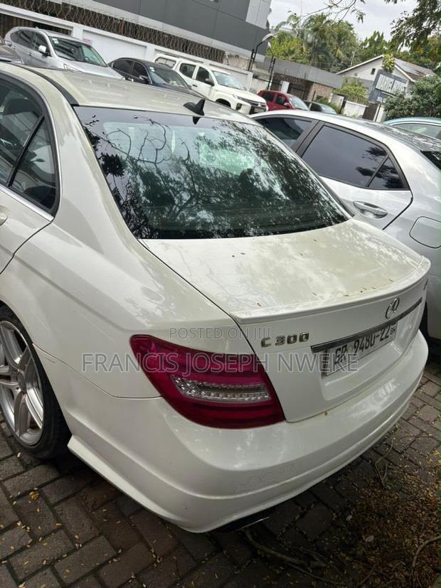 Mercedes-Benz C300 Luxury 4Matic Sedan AWD (3.5L 6cyl 7A) 2013 White