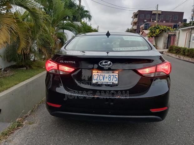 Hyundai Elantra SE Sedan FWD (1.8L 4cyl 6A) 2016 Black