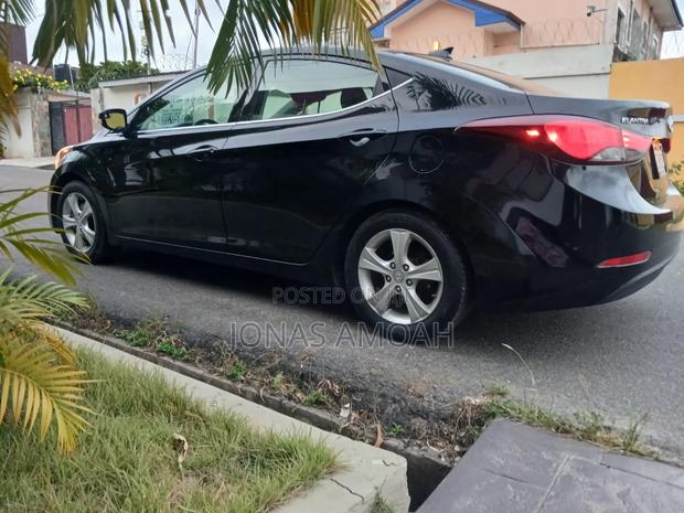 Hyundai Elantra SE Sedan FWD (1.8L 4cyl 6A) 2016 Black