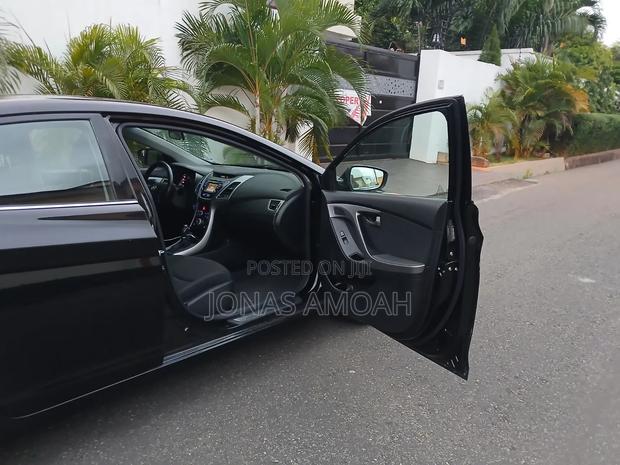 Hyundai Elantra SE Sedan FWD (1.8L 4cyl 6A) 2016 Black